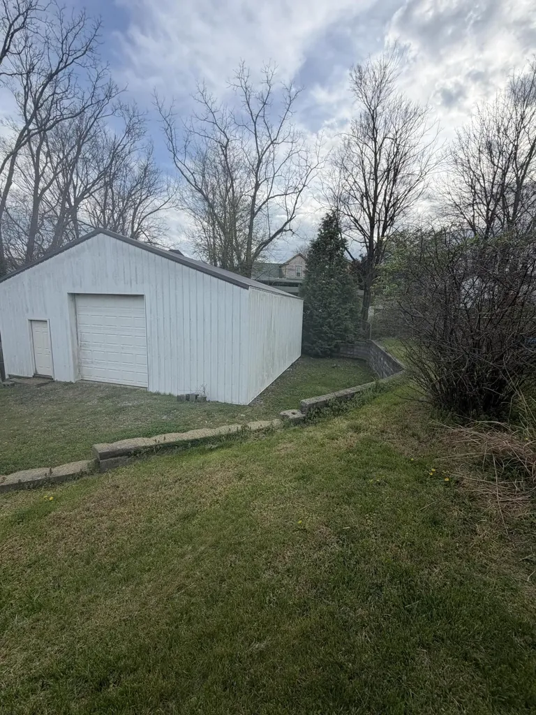 119 Pumphrey Avenue Flemingsburg KY 41041