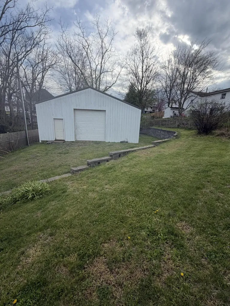 119 Pumphrey Avenue Flemingsburg KY 41041