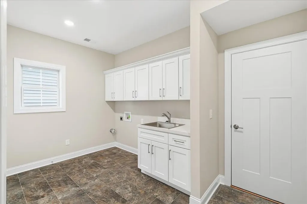 1081 Squirrel Nest Lane Lexington KY 40509