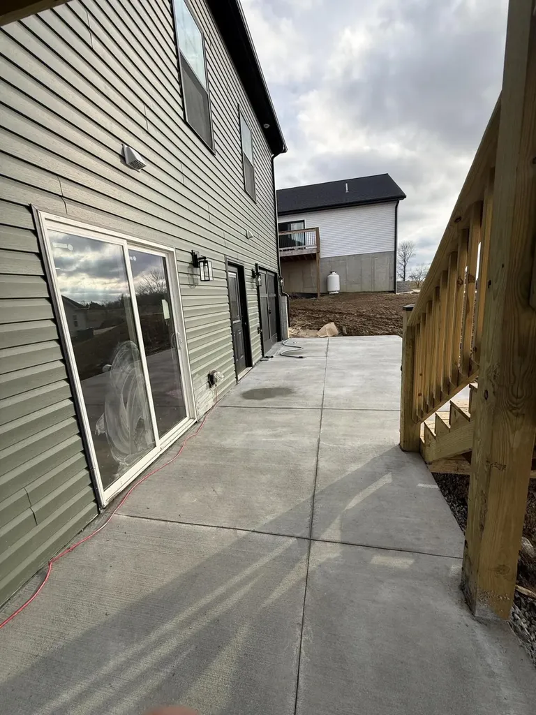 2005 Thorntree Drive Lawrenceburg KY 40342