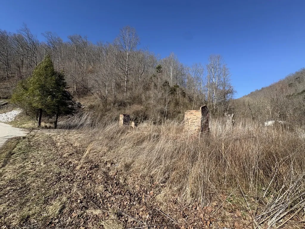5735 Kentucky 1482 Oneida KY 40972