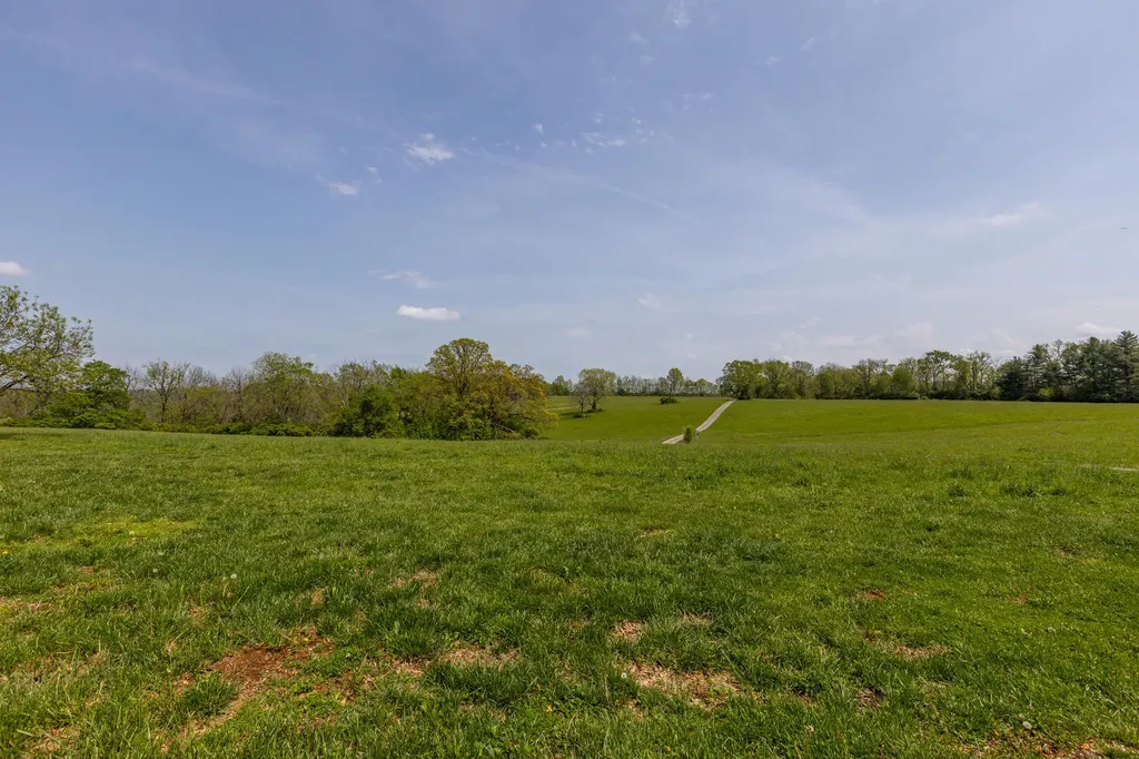 4440 Lexington Road Paris KY 40361