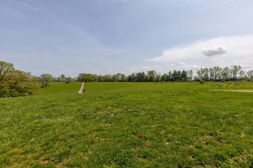 4440 Lexington Road Paris KY 40361