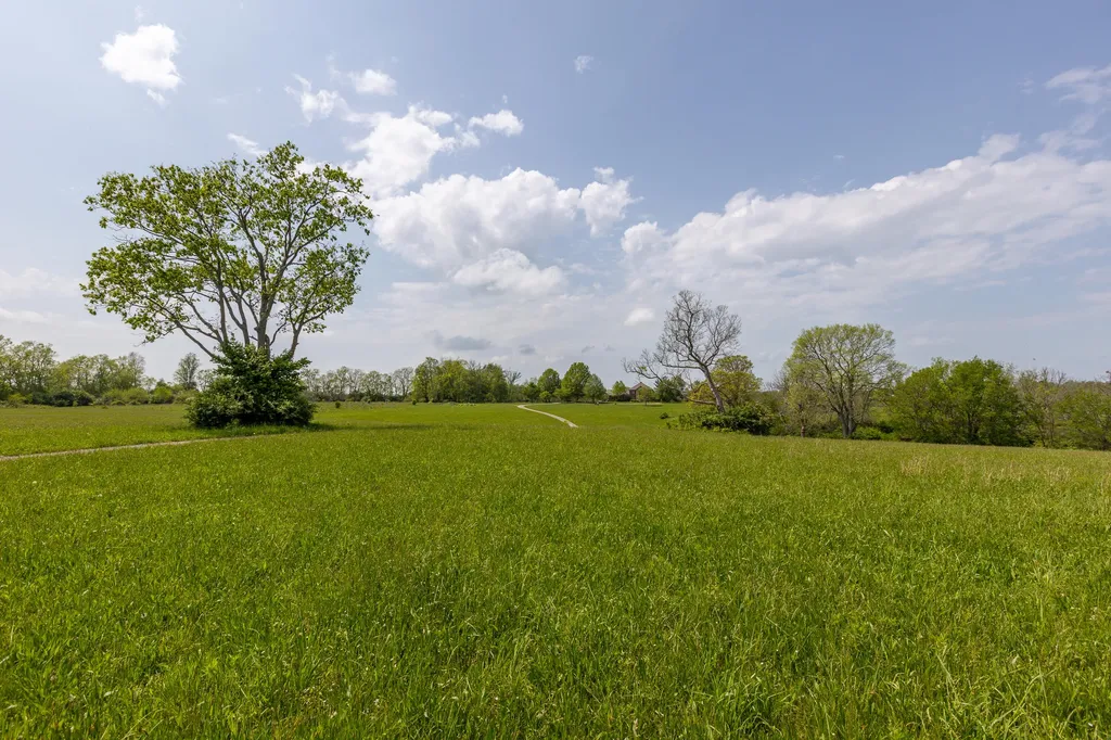 4440 Lexington Road Paris KY 40361