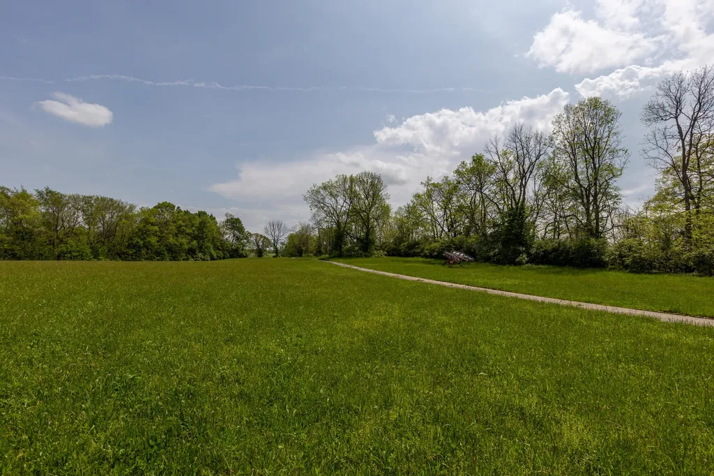 4440 Lexington Road Paris KY 40361