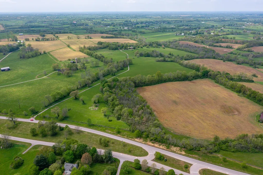 4440 Lexington Road Paris KY 40361