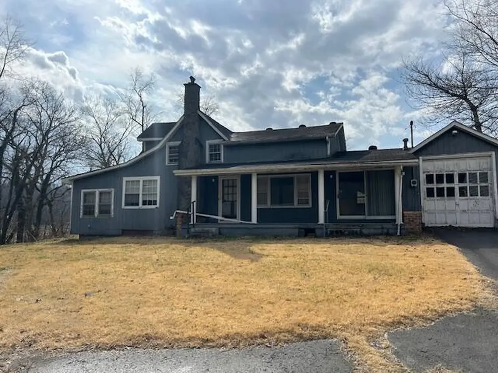40 Fork Field Road Oneida KY 40972