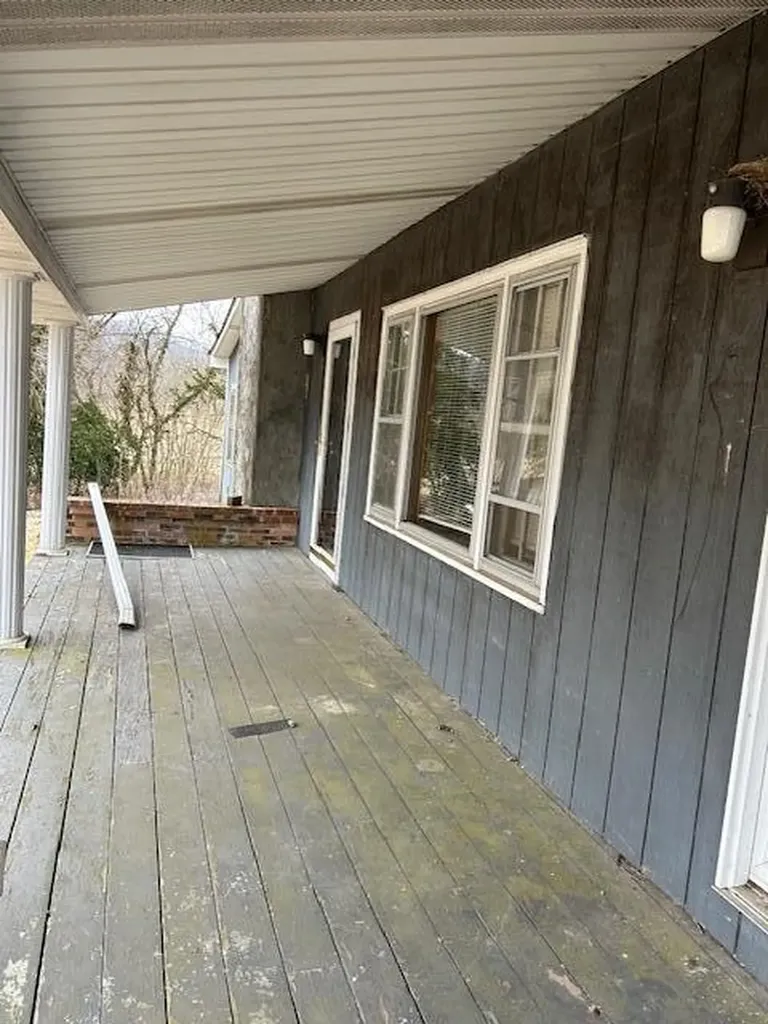 40 Fork Field Road Oneida KY 40972
