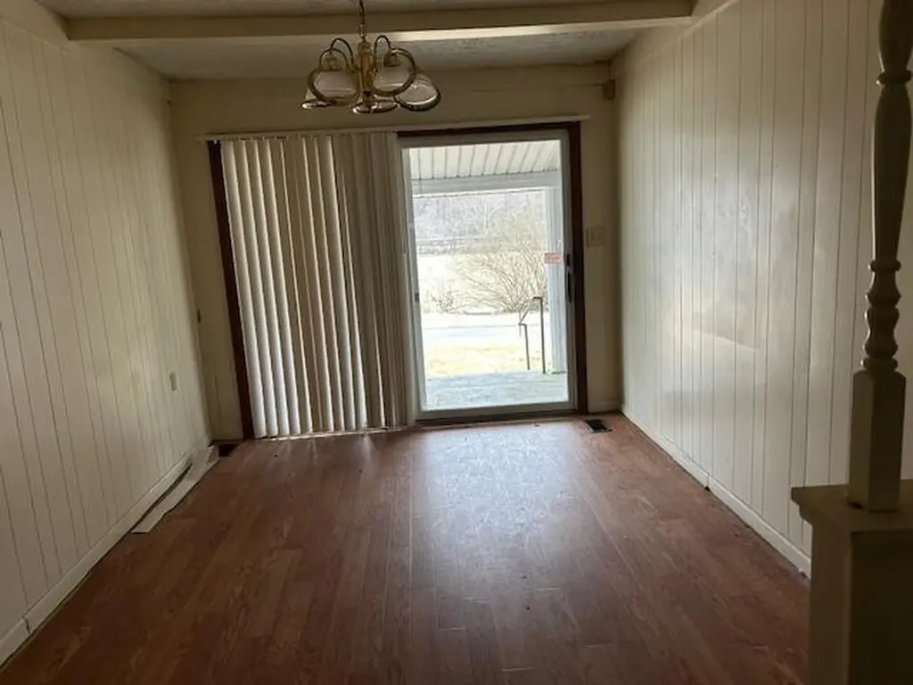 40 Fork Field Road Oneida KY 40972