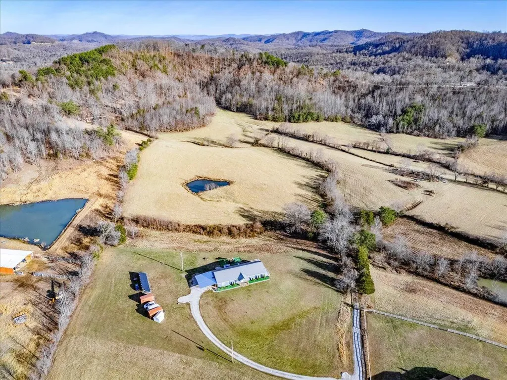2655 Cripple Creek Road Rockholds KY 40759