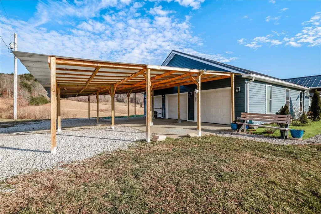 2655 Cripple Creek Road Rockholds KY 40759