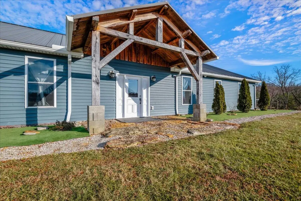 2655 Cripple Creek Road Rockholds KY 40759