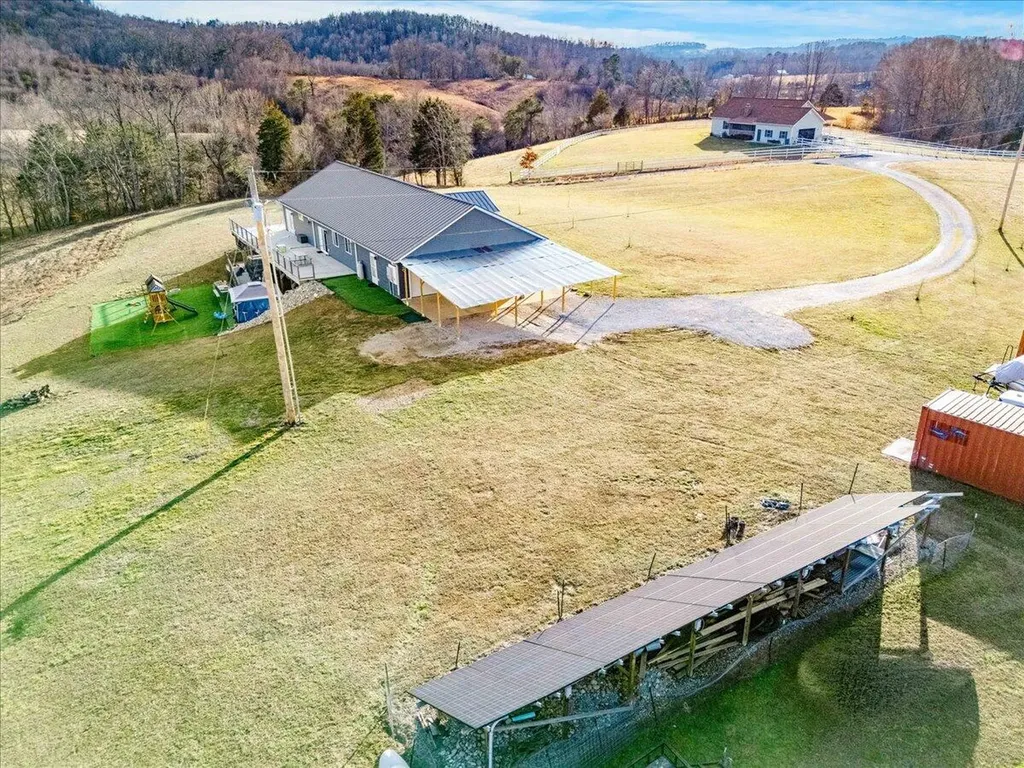 2655 Cripple Creek Road Rockholds KY 40759