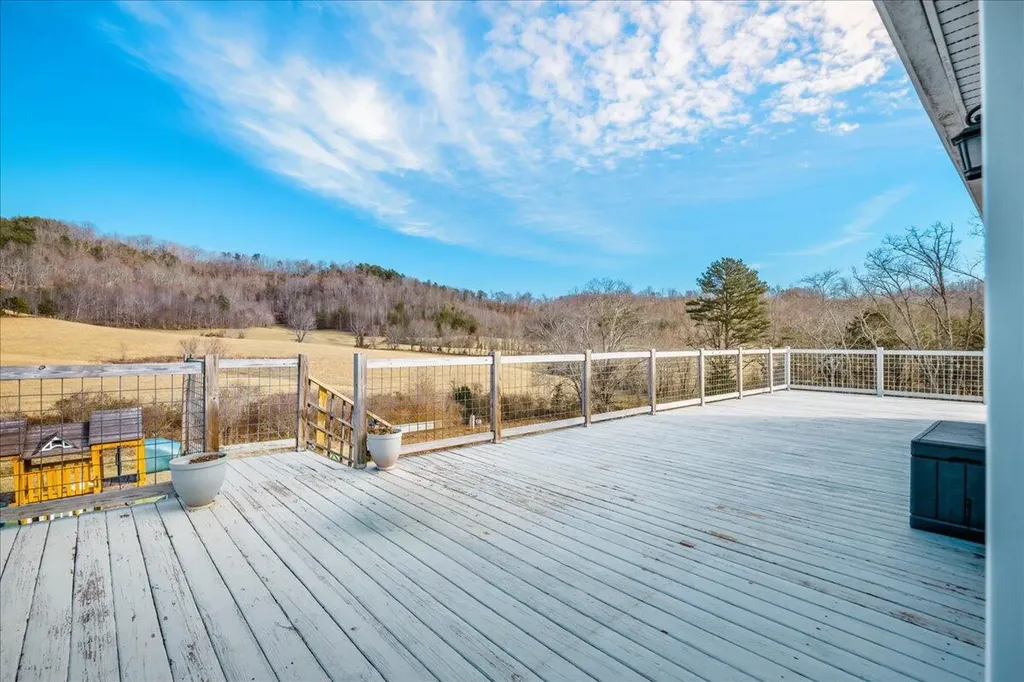 2655 Cripple Creek Road Rockholds KY 40759