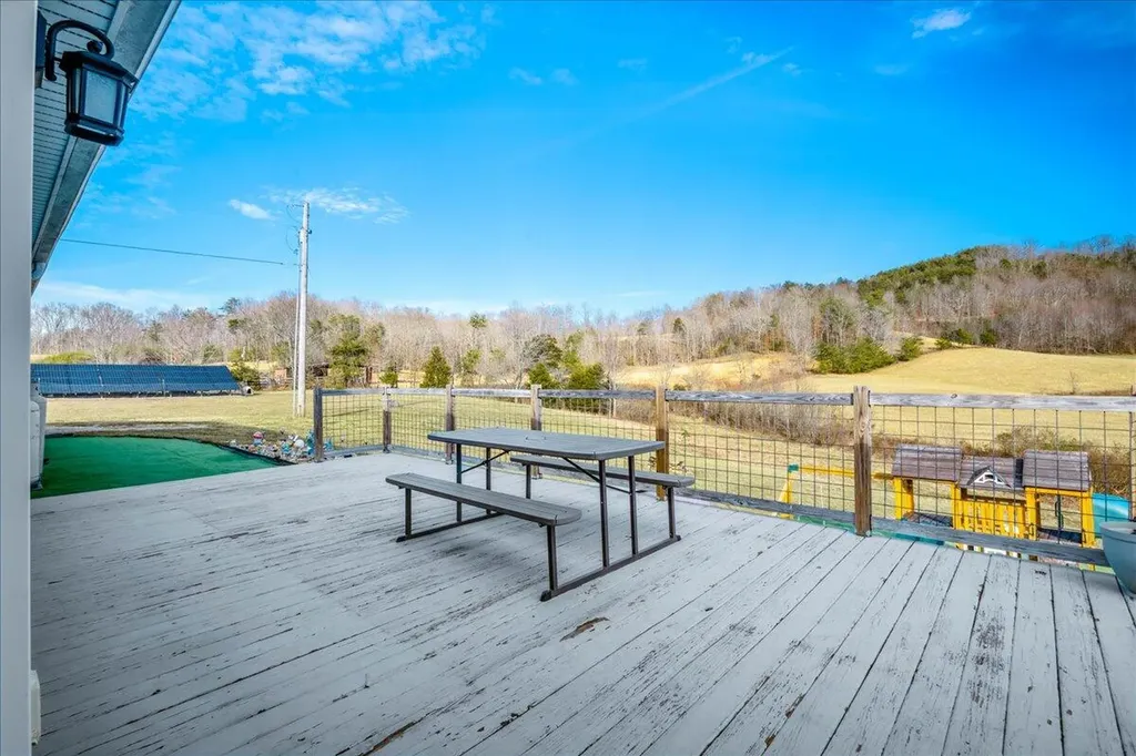 2655 Cripple Creek Road Rockholds KY 40759