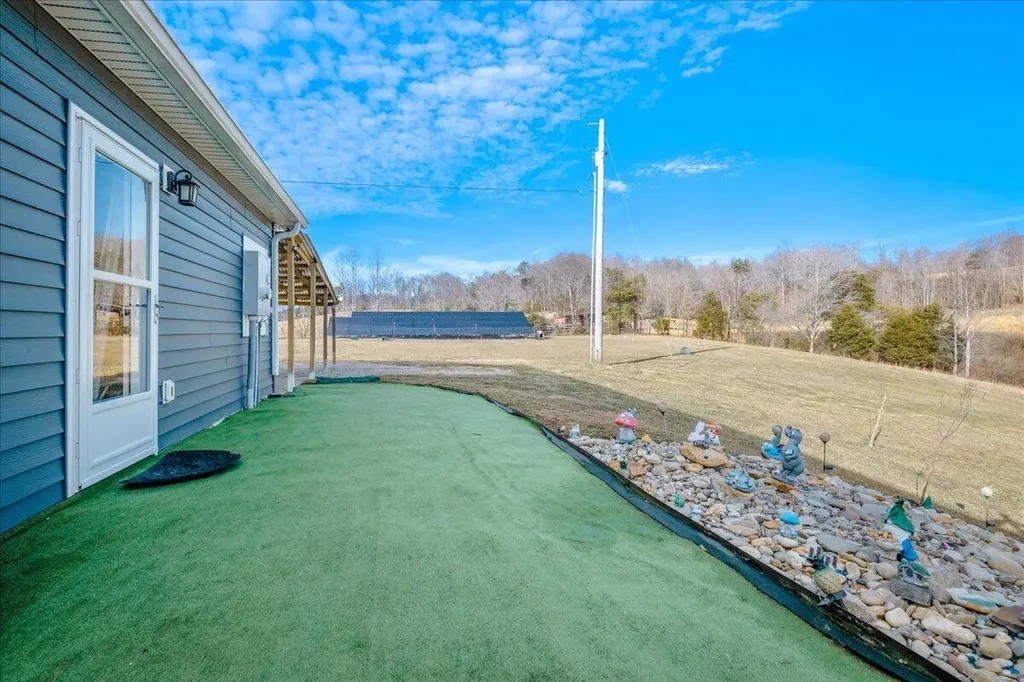 2655 Cripple Creek Road Rockholds KY 40759