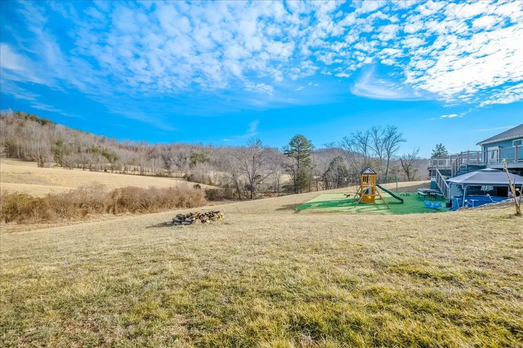 2655 Cripple Creek Road Rockholds KY 40759