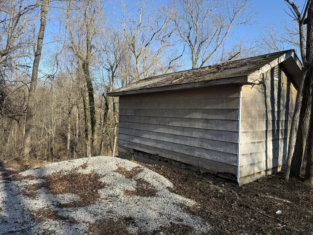 41 Reynolds Road Mckee KY 40447
