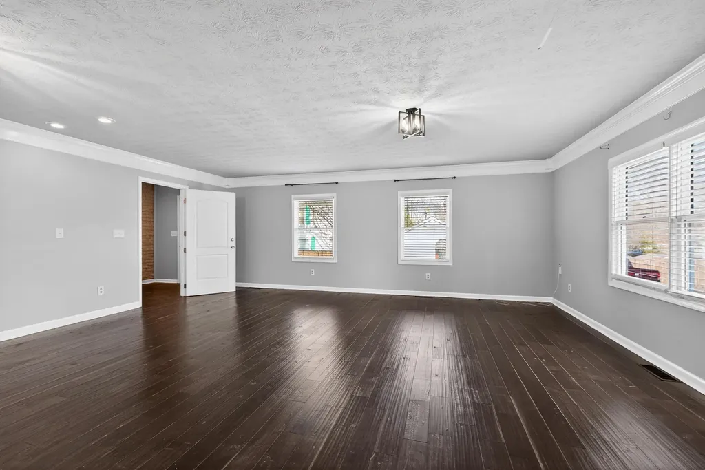 402 S Elmarch Avenue Cynthiana KY 41031