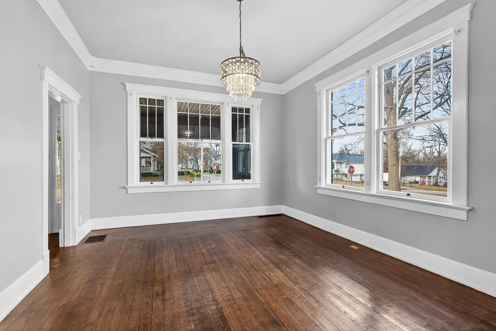 402 S Elmarch Avenue Cynthiana KY 41031