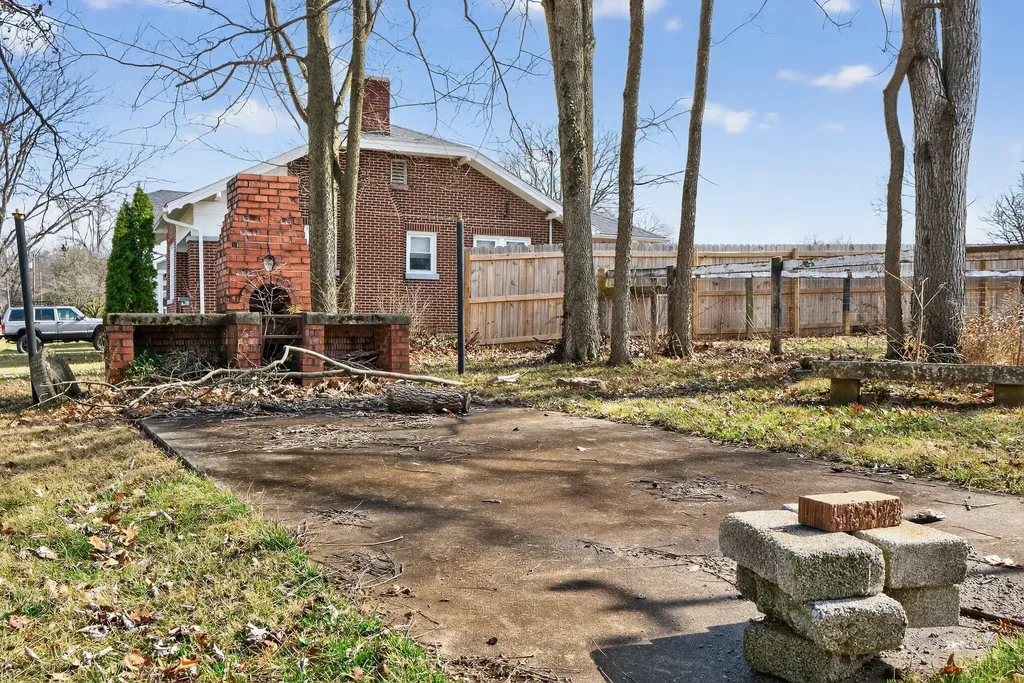 402 S Elmarch Avenue Cynthiana KY 41031