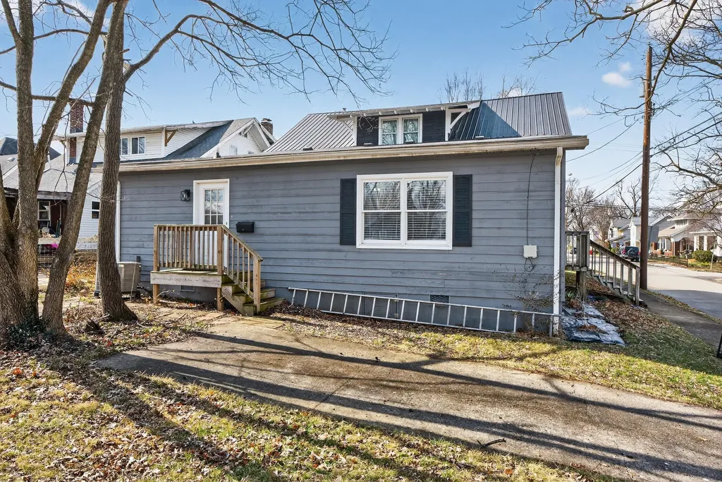 402 S Elmarch Avenue Cynthiana KY 41031