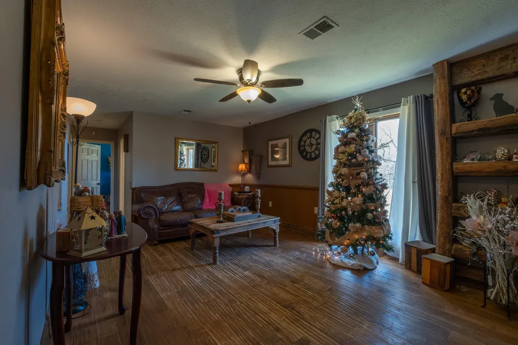 731 Bee Lick Creek Road Somerset KY 42503