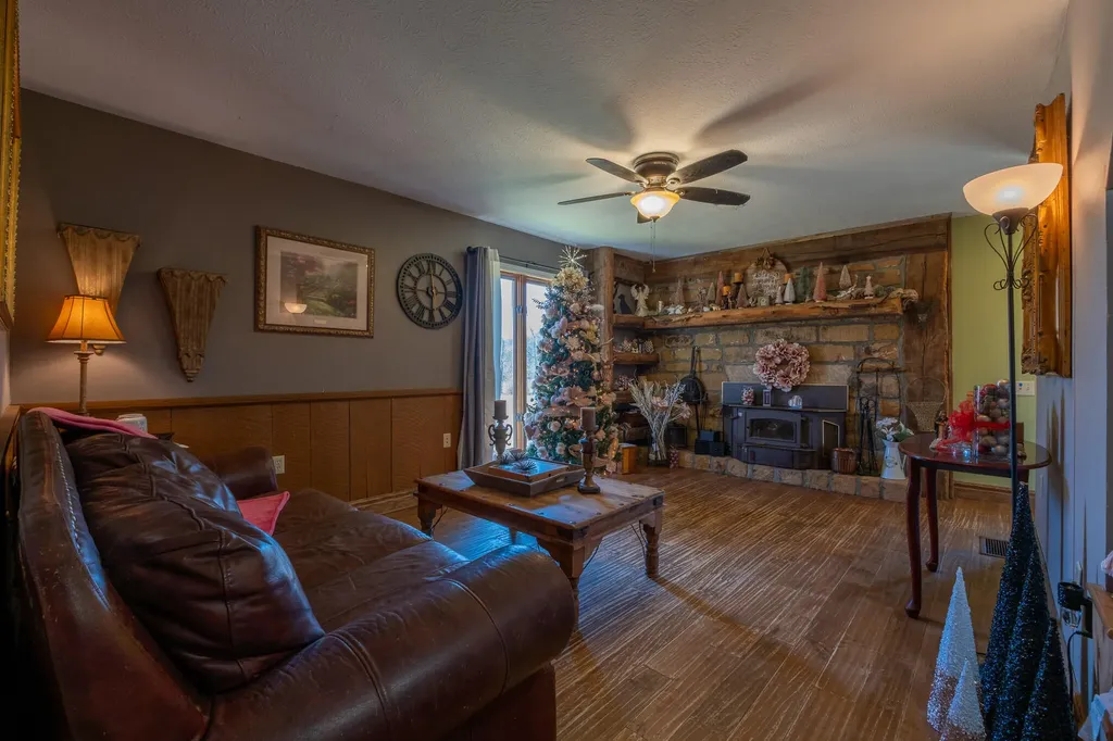 731 Bee Lick Creek Road Somerset KY 42503