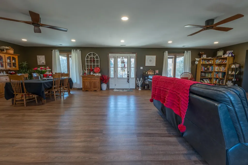 731 Bee Lick Creek Road Somerset KY 42503