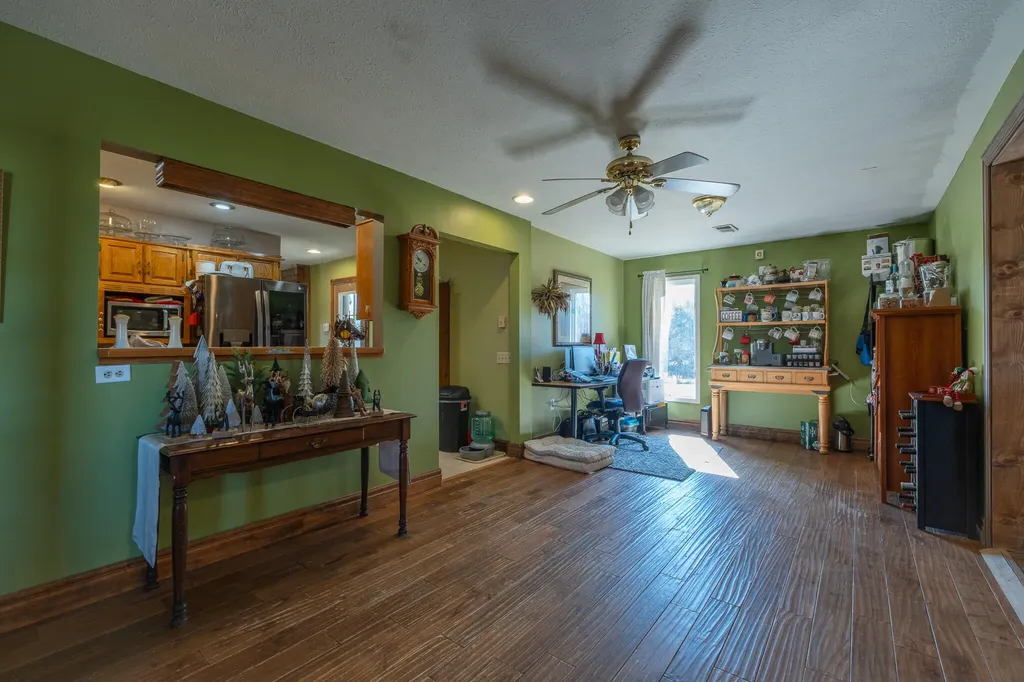 731 Bee Lick Creek Road Somerset KY 42503
