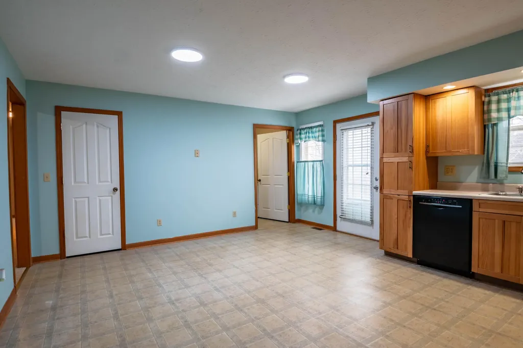 10 Nelson Drive Hustonville KY 40437