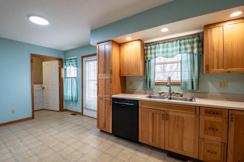 10 Nelson Drive Hustonville KY 40437