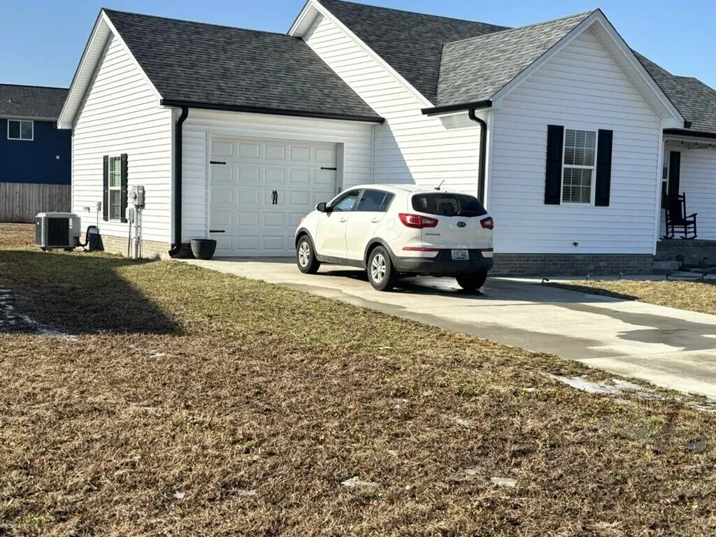 106 Knob View Trace Junction City KY 40440