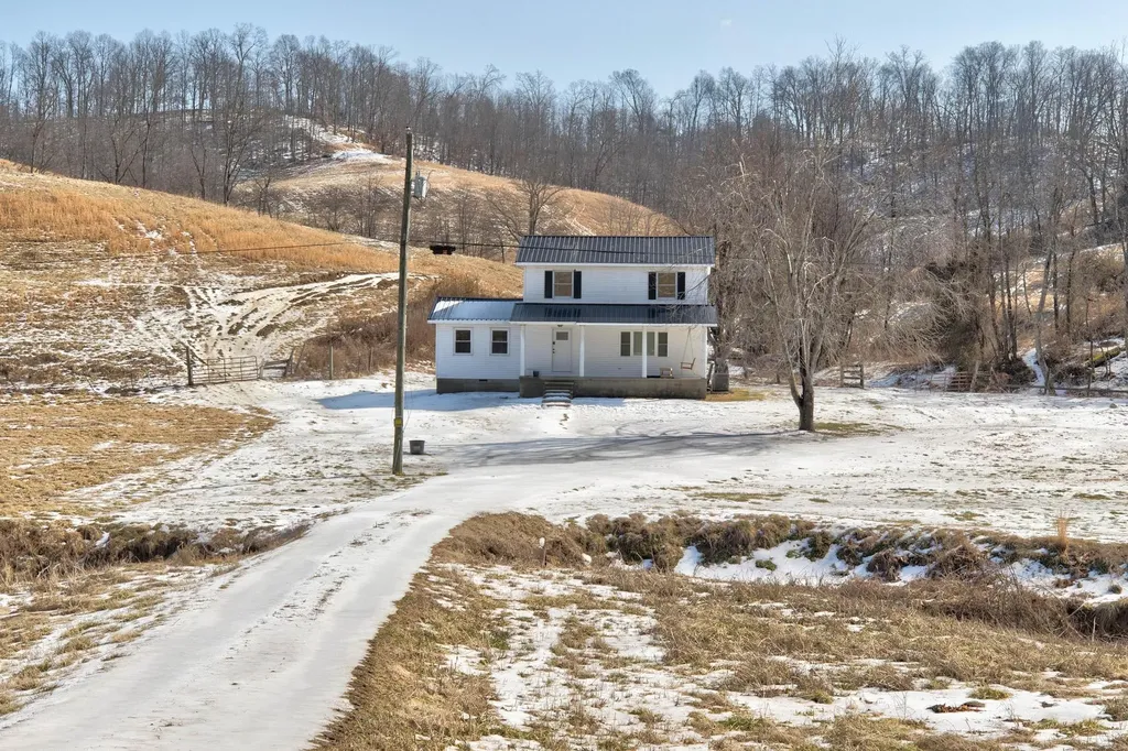 2865 Co Road 3345 Ezel KY 41425