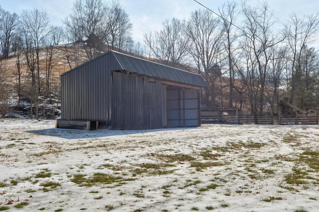2865 Co Road 3345 Ezel KY 41425