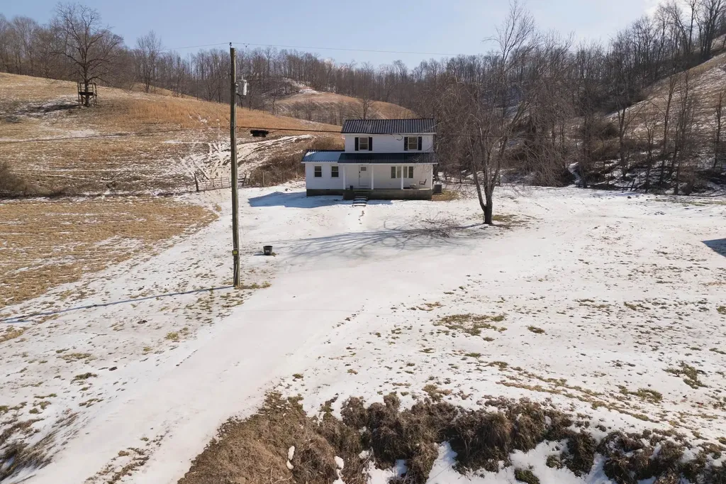 2865 Co Road 3345 Ezel KY 41425