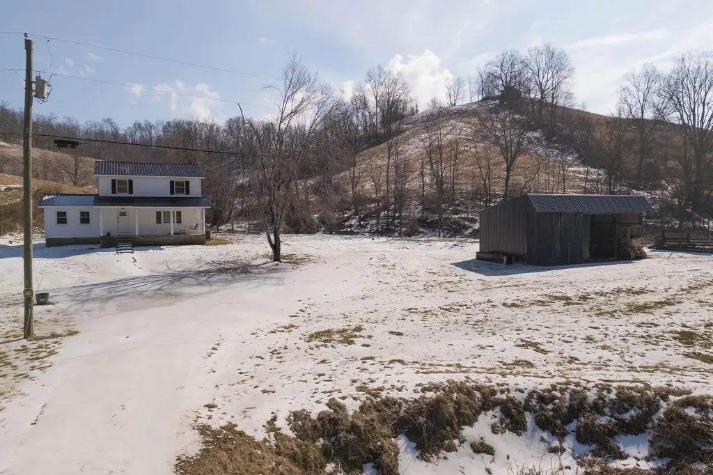 2865 Co Road 3345 Ezel KY 41425