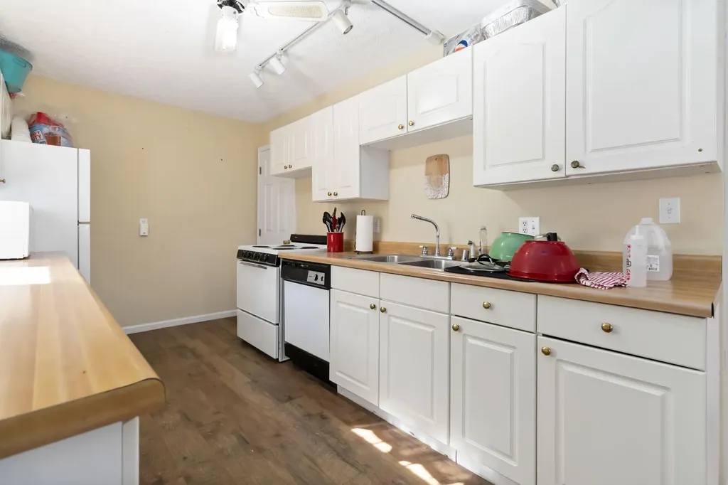 112 R. Russell Road Russell Springs KY 42642