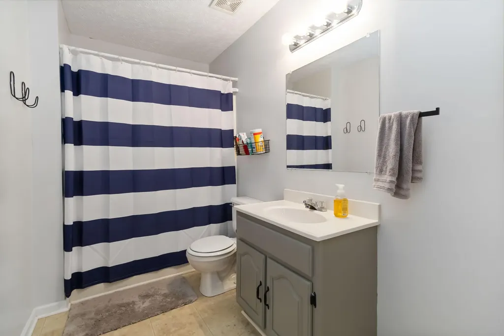 112 R. Russell Road Russell Springs KY 42642