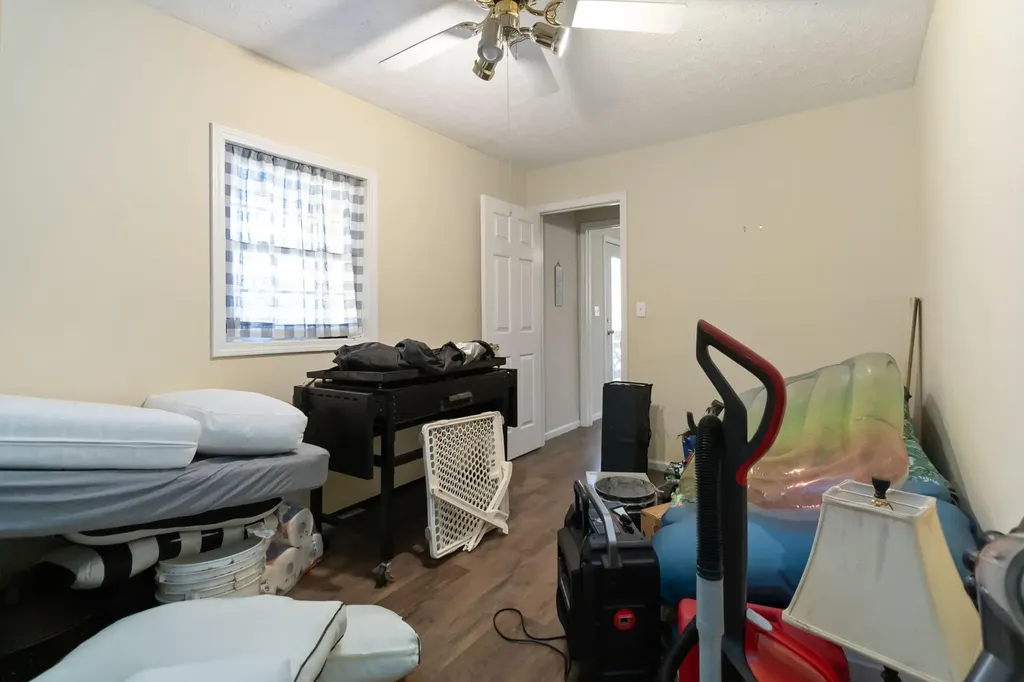 112 R. Russell Road Russell Springs KY 42642