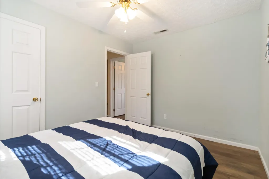 112 R. Russell Road Russell Springs KY 42642