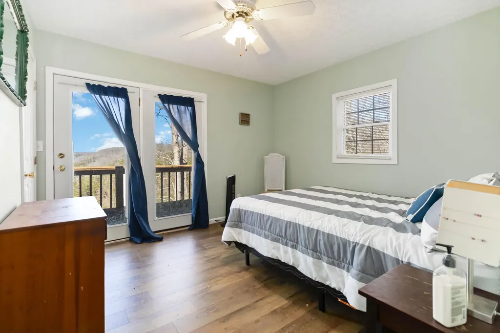 112 R. Russell Road Russell Springs KY 42642