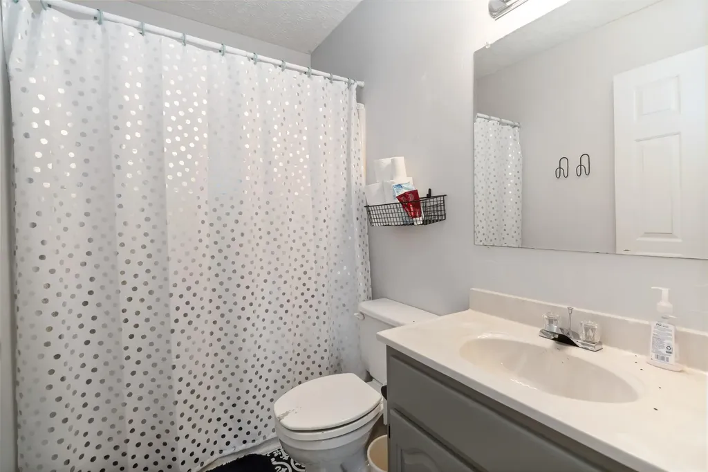 112 R. Russell Road Russell Springs KY 42642