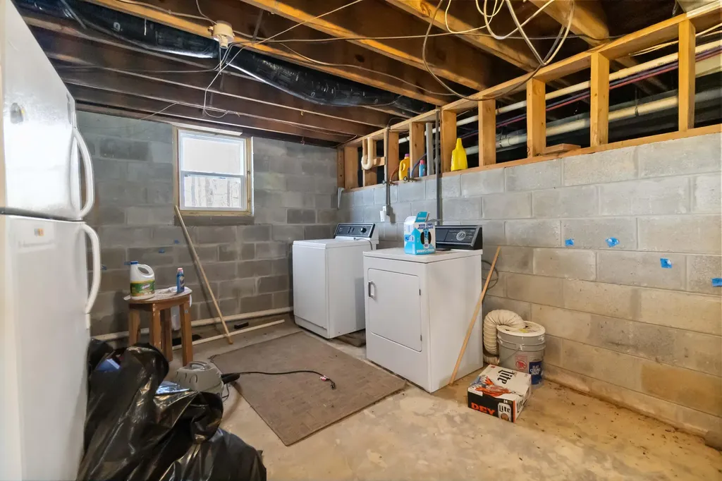 112 R. Russell Road Russell Springs KY 42642