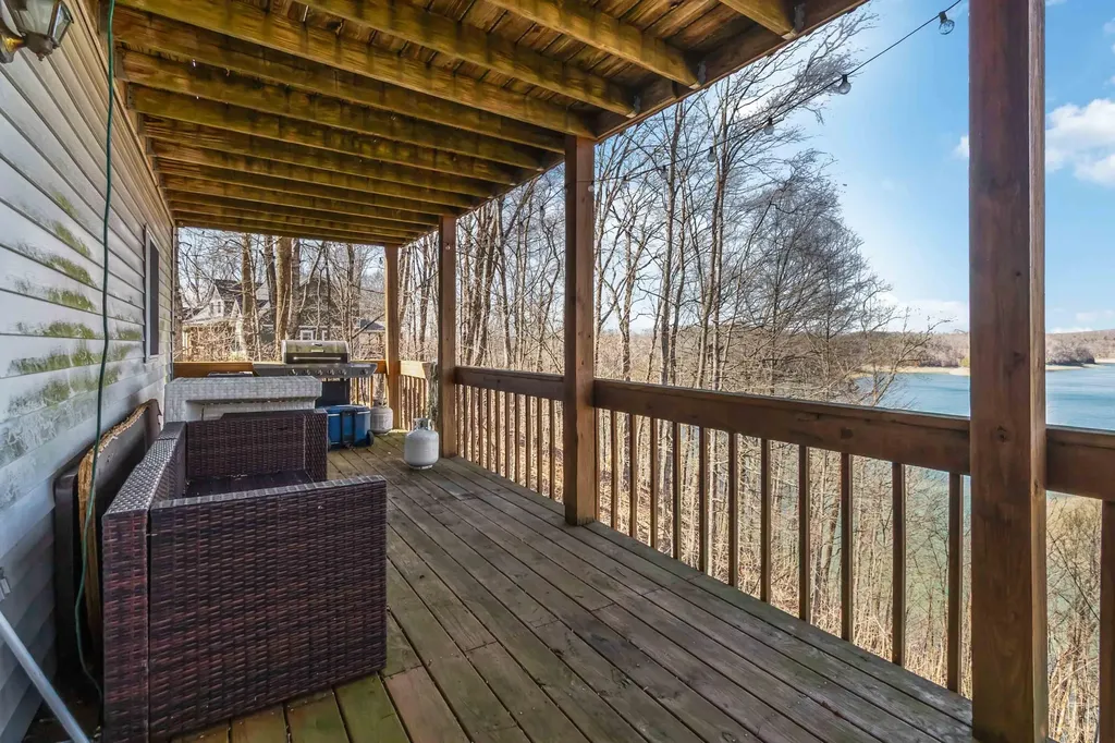 112 R. Russell Road Russell Springs KY 42642