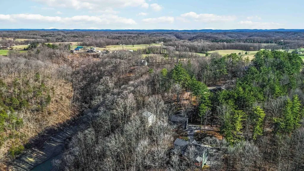 112 R. Russell Road Russell Springs KY 42642