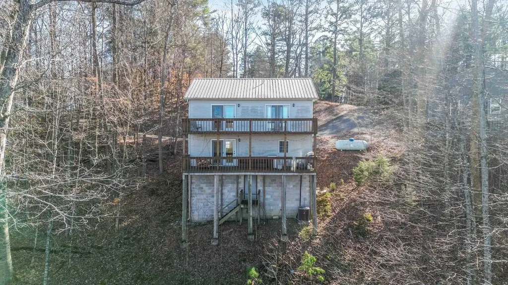 112 R. Russell Road Russell Springs KY 42642