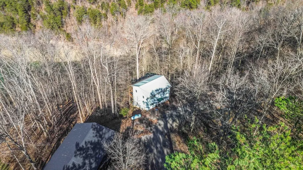 112 R. Russell Road Russell Springs KY 42642