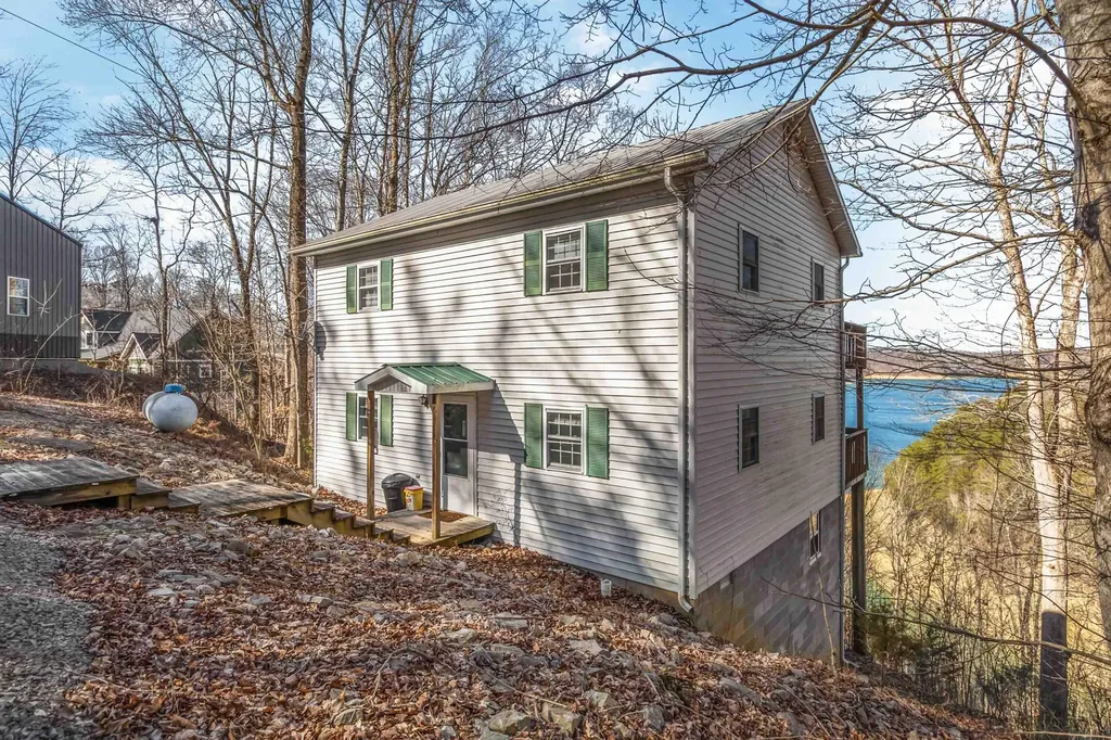 112 R. Russell Road Russell Springs KY 42642