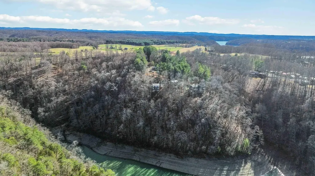 112 R. Russell Road Russell Springs KY 42642